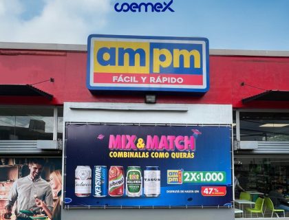 Valla publicitaria impresa para ampm